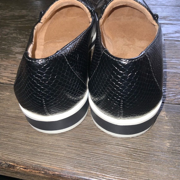 Naturalizer Womens Ranger Slip On Moccasins Loafers Black Snakeskin Size 8 - Picture 5 of 11